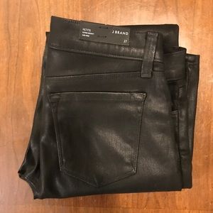 J Brand Petite Super Skinny Mid-rise Black jeans